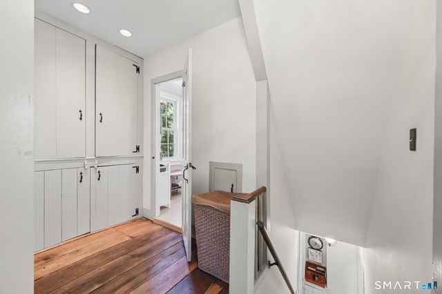 2 Pomperaug Road, Woodbury, CT 06798