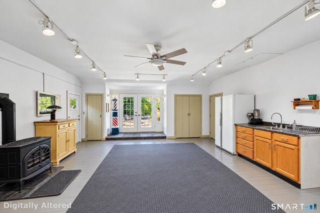 2 Pomperaug Road, Woodbury, CT 06798
