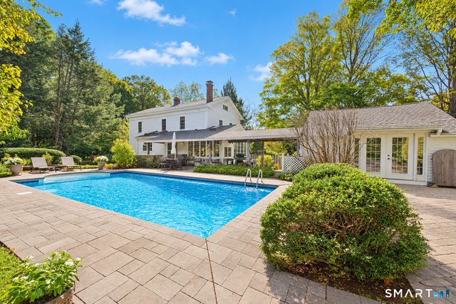 2 Pomperaug Road, Woodbury, CT 06798