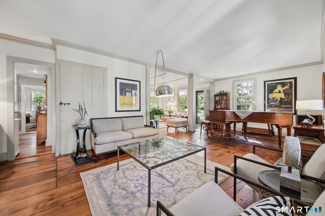 2 Pomperaug Road, Woodbury, CT 06798