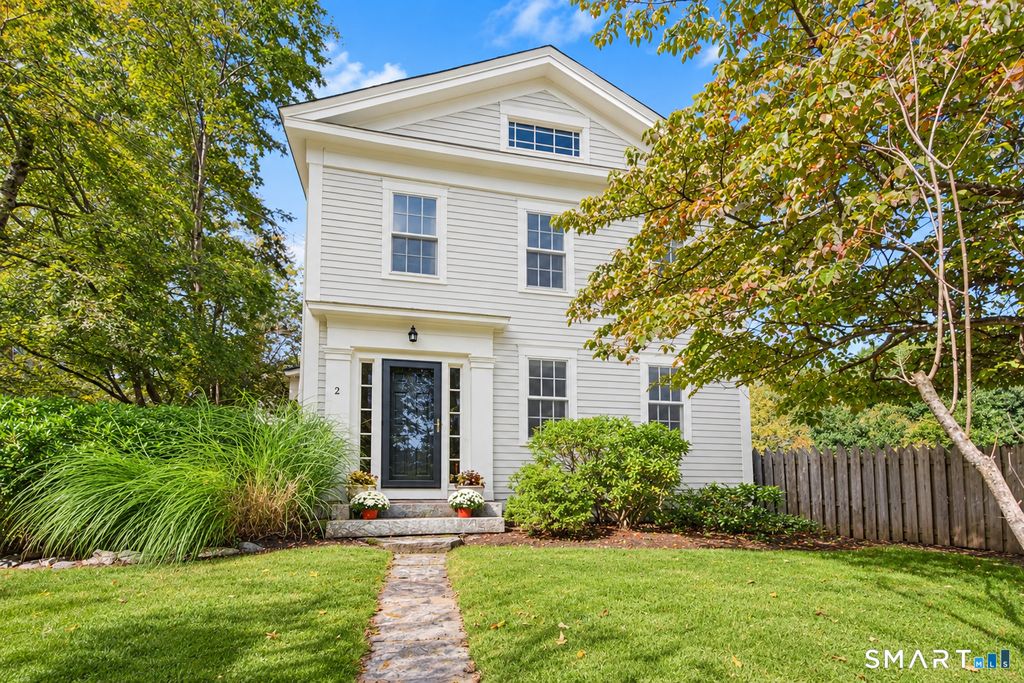 2 Pomperaug Road, Woodbury, CT 06798