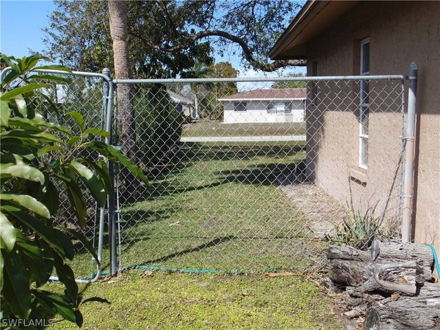 82 Johnnycake DR, Naples, FL 34110