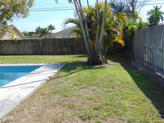 82 Johnnycake DR, Naples, FL 34110