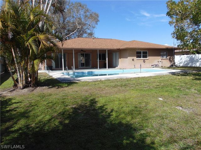 82 Johnnycake DR, Naples, FL 34110