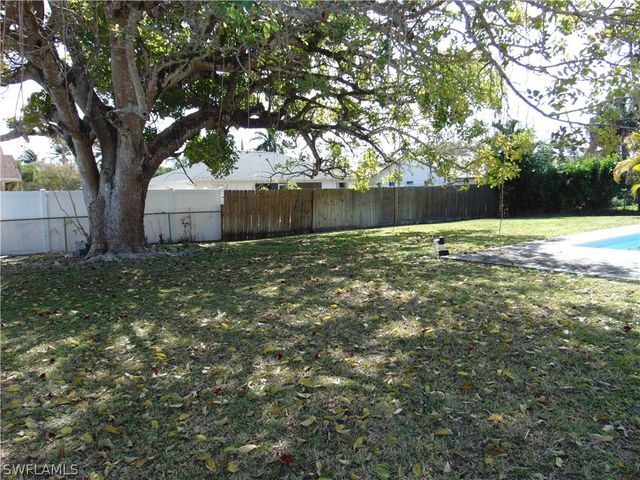 82 Johnnycake DR, Naples, FL 34110