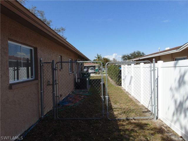 82 Johnnycake DR, Naples, FL 34110