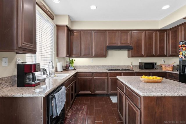 21516 Coral Rock Lane, Wildomar, CA 92595