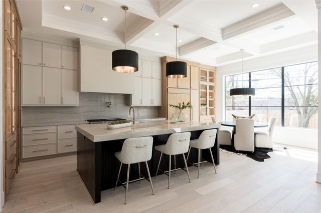 4923 Mimosa Street, Bellaire, TX 77401