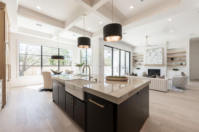 4923 Mimosa Street, Bellaire, TX 77401