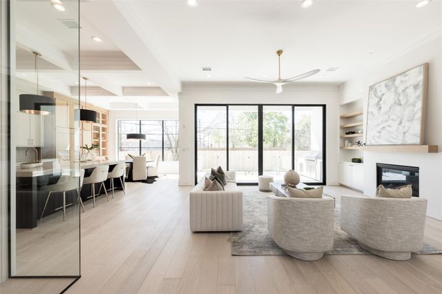 4923 Mimosa Street, Bellaire, TX 77401