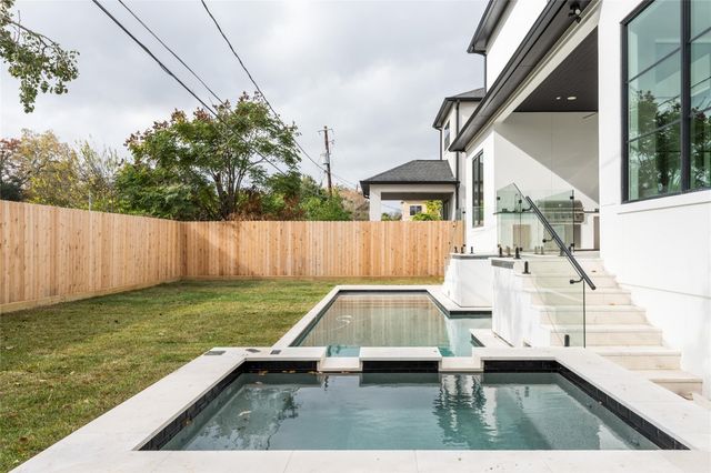 4923 Mimosa Street, Bellaire, TX 77401