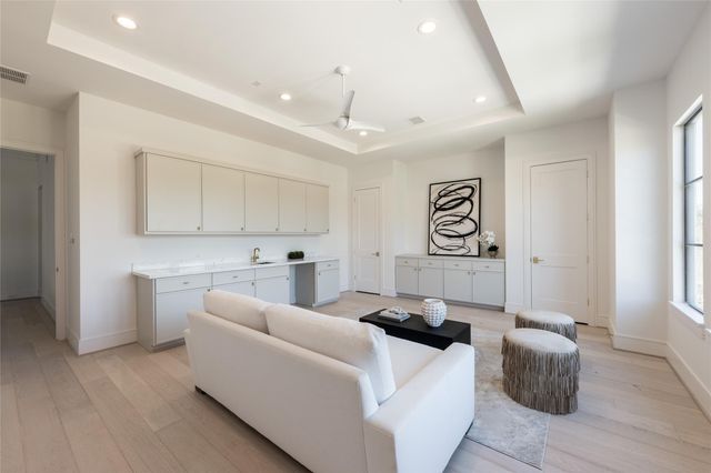 4923 Mimosa Street, Bellaire, TX 77401