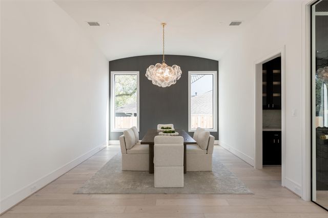 4923 Mimosa Street, Bellaire, TX 77401