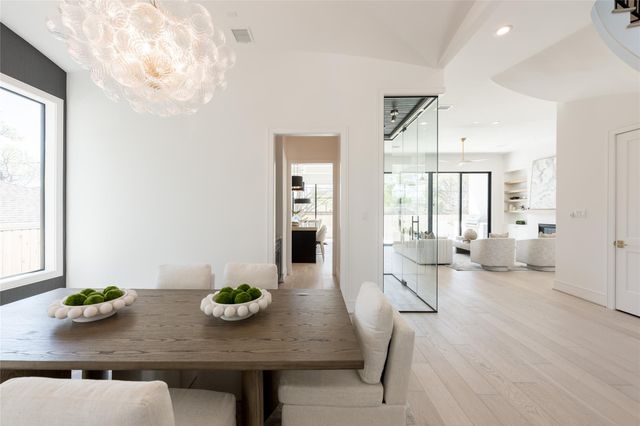 4923 Mimosa Street, Bellaire, TX 77401