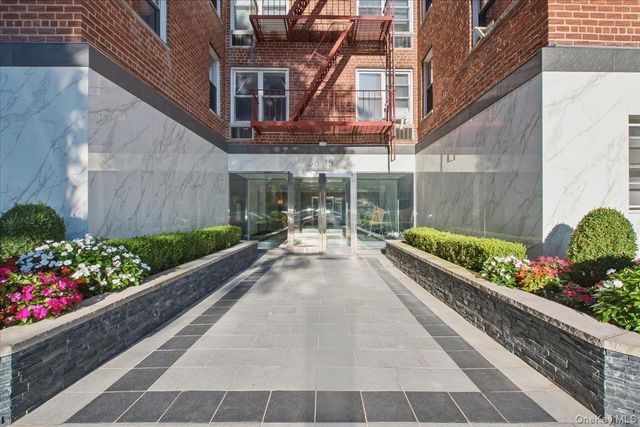 66-15 Thornton Place 4G, Rego Park, NY 11374