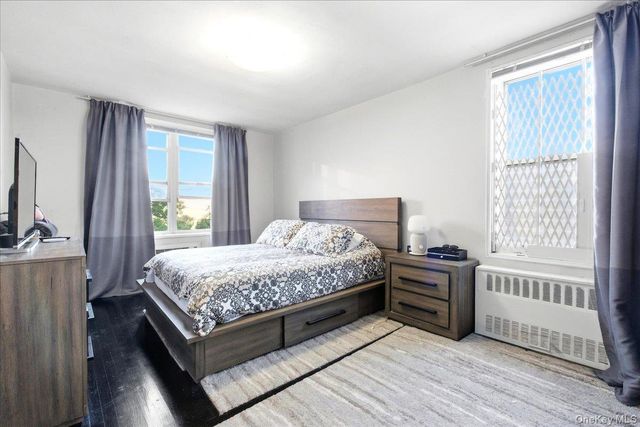 66-15 Thornton Place 4G, Rego Park, NY 11374