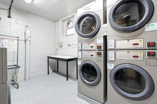 66-15 Thornton Place 4G, Rego Park, NY 11374
