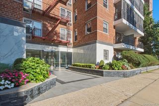66-15 Thornton Place 4G, Rego Park, NY 11374