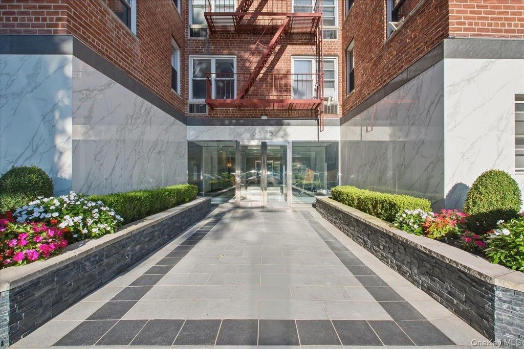66-15 Thornton Place 4G, Rego Park, NY 11374 — photo 2