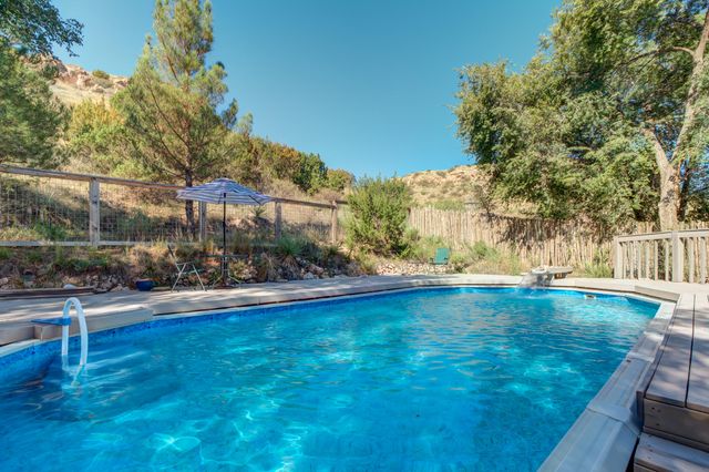 109 S Lakeshore Drive, Ransom Canyon, TX 79366