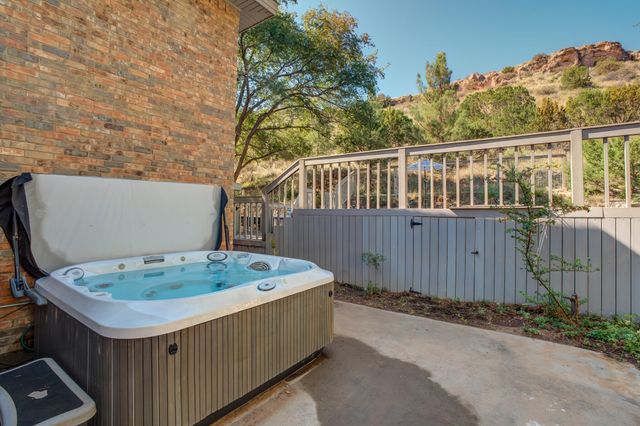 109 S Lakeshore Drive, Ransom Canyon, TX 79366