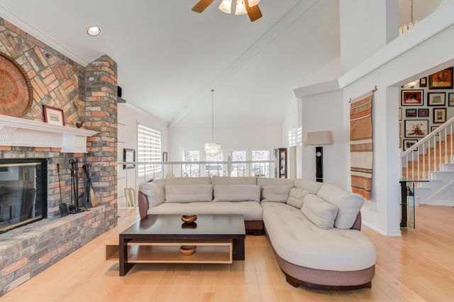 109 S Lakeshore Drive, Ransom Canyon, TX 79366