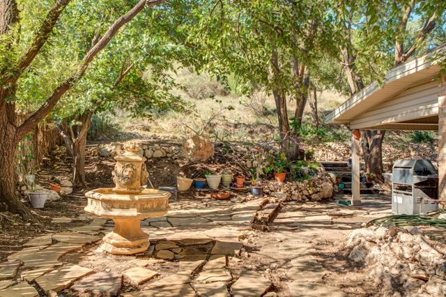 109 S Lakeshore Drive, Ransom Canyon, TX 79366