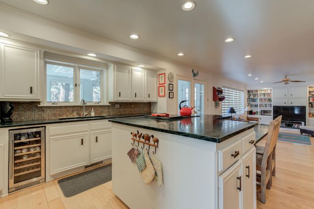 109 S Lakeshore Drive, Ransom Canyon, TX 79366