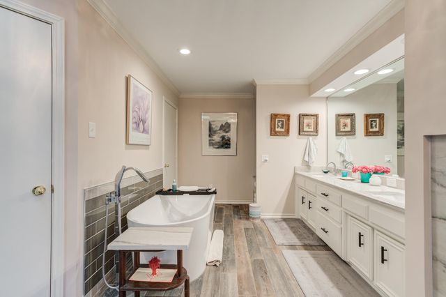 109 S Lakeshore Drive, Ransom Canyon, TX 79366