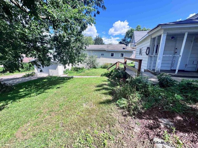 627 Prospect Avenue, Portage, WI 53901