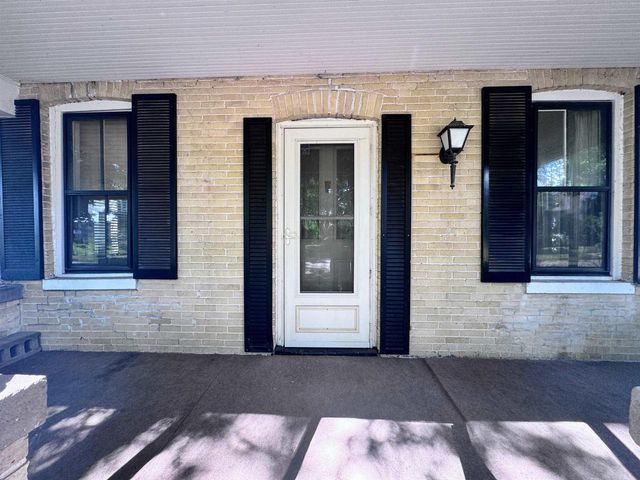 627 Prospect Avenue, Portage, WI 53901