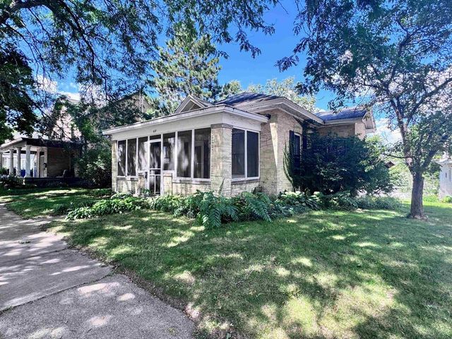 627 Prospect Avenue, Portage, WI 53901