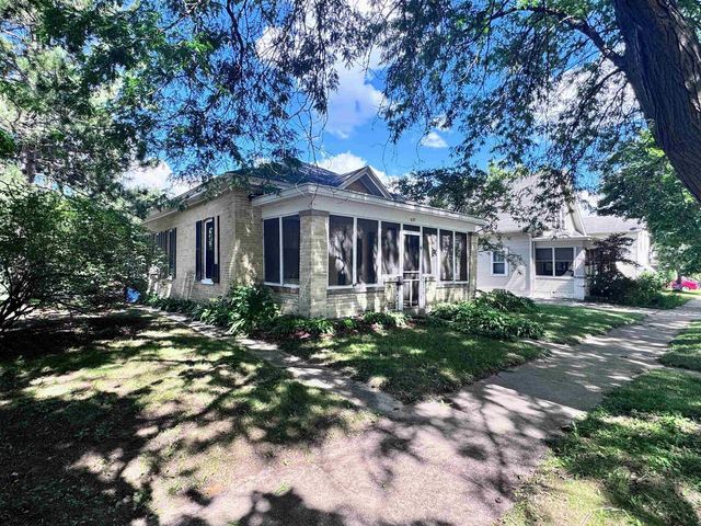 627 Prospect Avenue, Portage, WI 53901