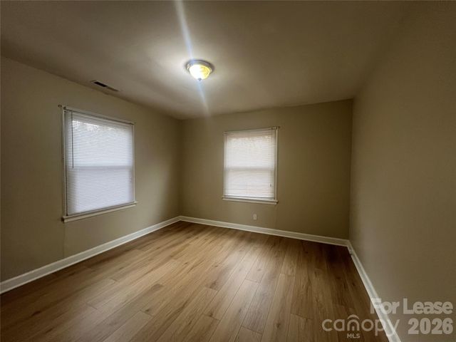 831 S Dalton Street, Gastonia, NC 28052