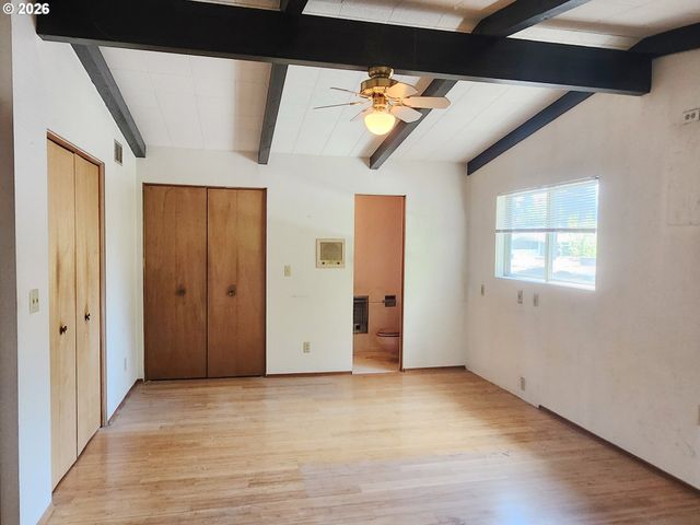 619 N MORTON St, Newberg, OR 97132