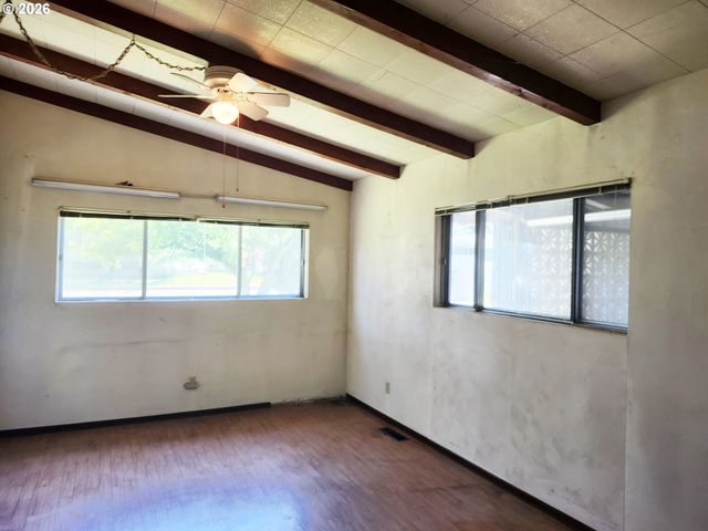 619 N MORTON St, Newberg, OR 97132