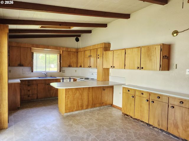 619 N MORTON St, Newberg, OR 97132