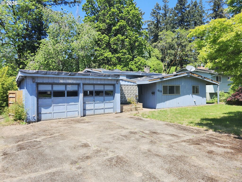 619 N MORTON St, Newberg, OR 97132
