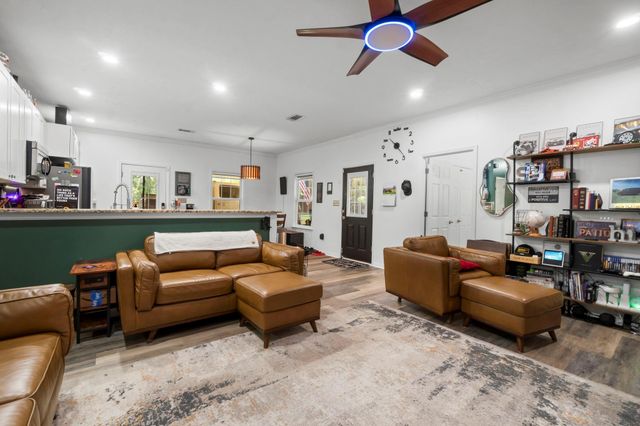 337 Windwood Drive, Livingston, TX 77351