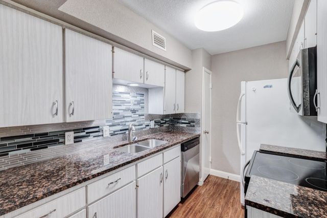 7928 Royal Lane 209, Dallas, TX 75230