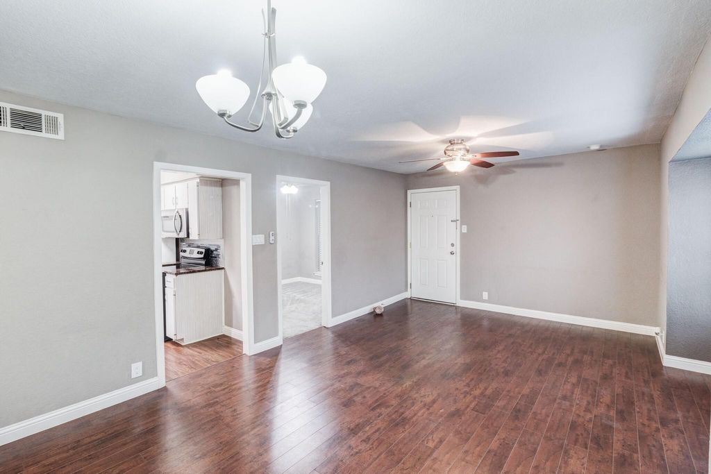 7928 Royal Lane 209, Dallas, TX 75230