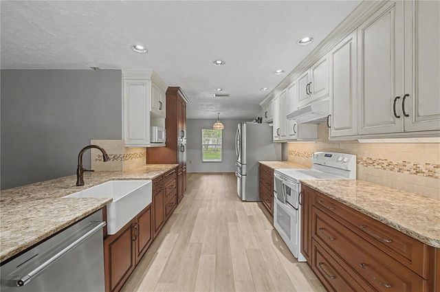 5242 COUNTY LINE ROAD, Lakeland, FL 33811