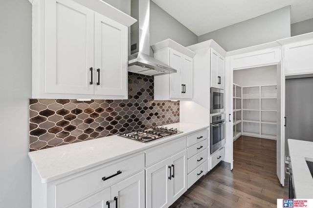 9331 S 32nd Street, Lincoln, NE 68516