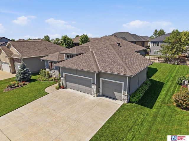 9331 S 32nd Street, Lincoln, NE 68516