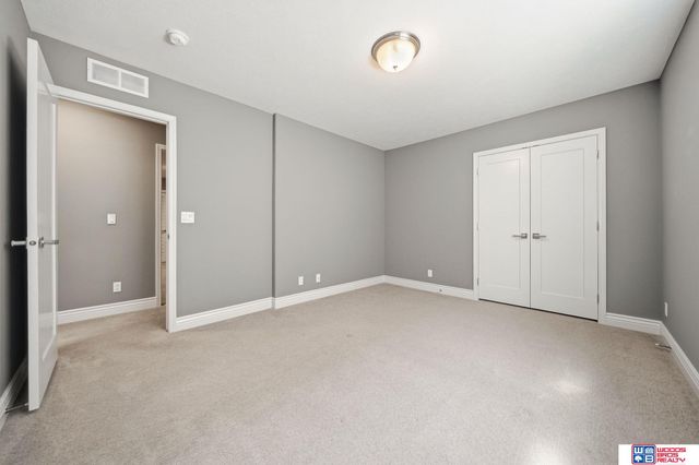 9331 S 32nd Street, Lincoln, NE 68516