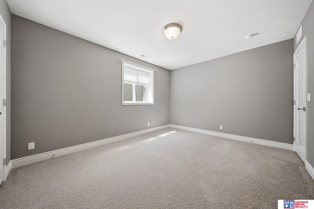 9331 S 32nd Street, Lincoln, NE 68516