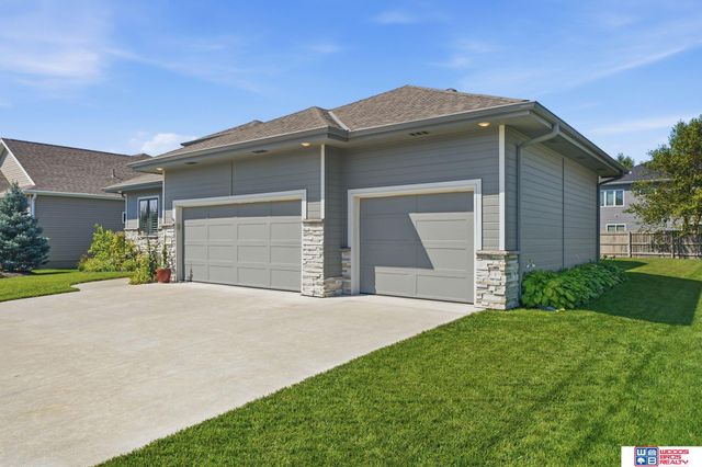 9331 S 32nd Street, Lincoln, NE 68516