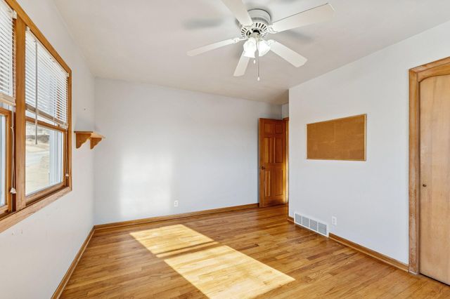 425 MT VERNON Street, Council Bluffs, IA 51503