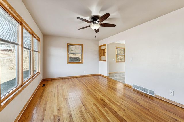 425 MT VERNON Street, Council Bluffs, IA 51503