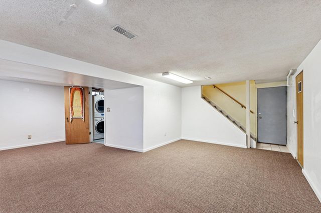 425 MT VERNON Street, Council Bluffs, IA 51503